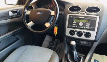 Ford FOCUS sedan 1,6 TDCI Titanium full