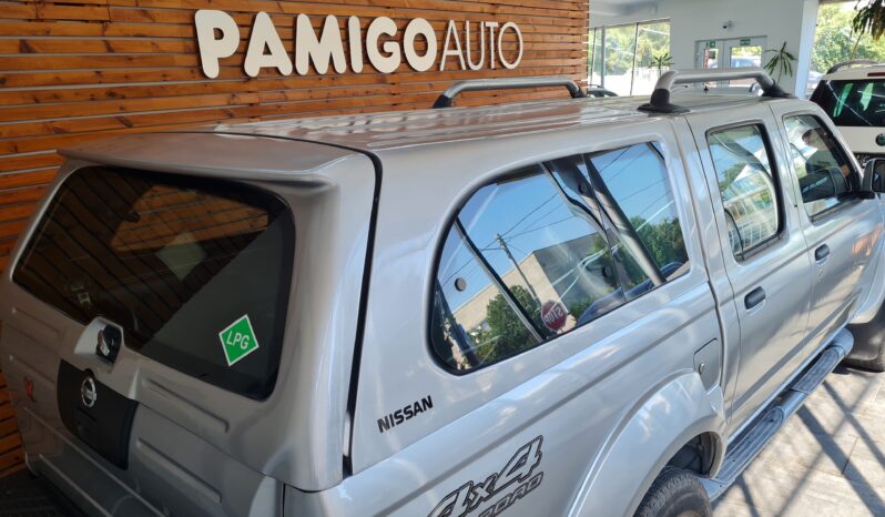 NISSAN  NAVARA   2,5  DCI+PLYN full