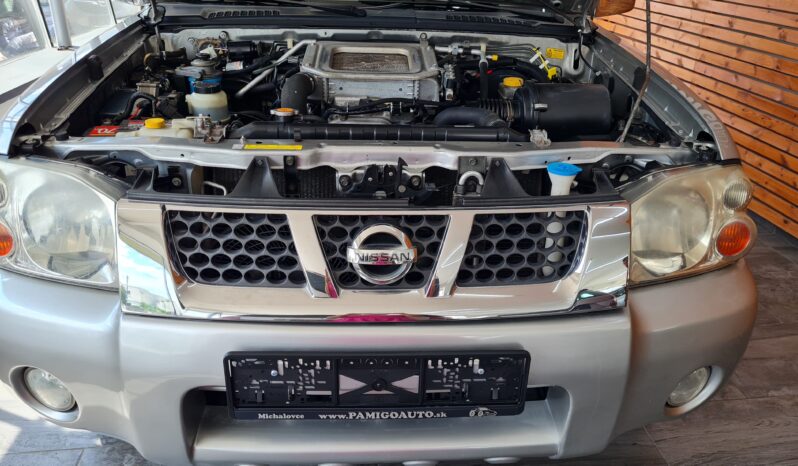 NISSAN  NAVARA   2,5  DCI+PLYN full