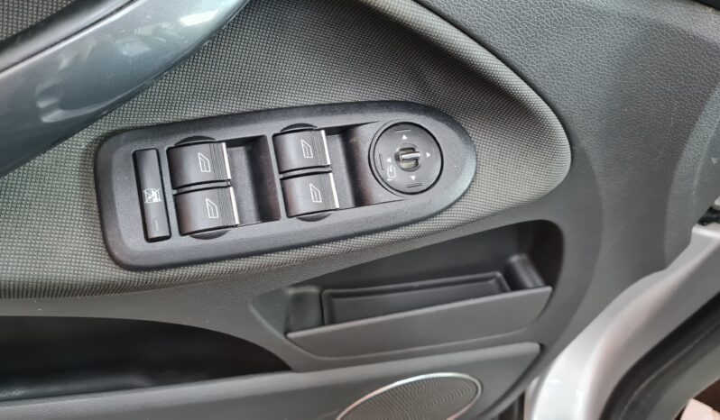 FORD KUGA 2,0 TDCI automat 4×4 TITANIUM full